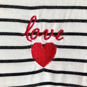 love embroidered heart striped grey black size L
Britay top shirt